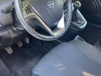 Usata Lancia Ypsilon 69 CV (50 kW) 2019 Utilitaria