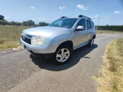 Usata Dacia Duster Lauréate 107 CV (78 kW) 2011 Grigio SUV
