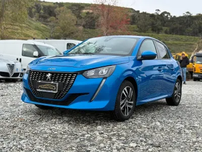 Usata Peugeot 208 GT 102 CV (75 kW) 2022 Blu Utilitaria