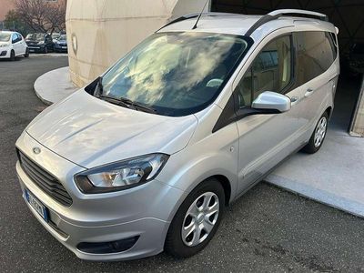 Usata Ford Tourneo Courier 101 CV (74 kW) 2018 Argento Monovolume