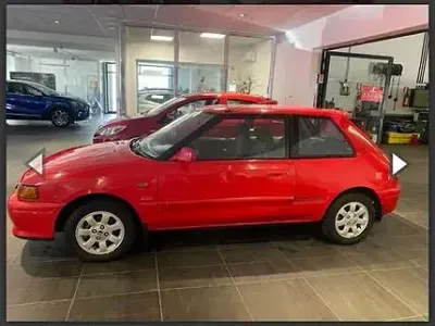 Usata Mazda 323 128 CV (94 kW) 1992 Rosso