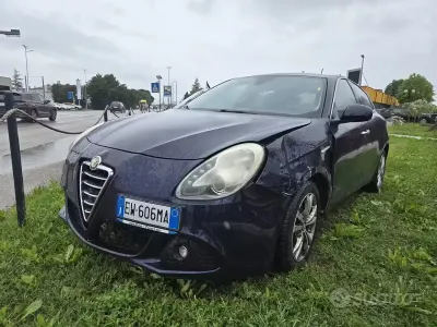 Begagnad Alfa Romeo Giulietta Distinctive 120 HK (88 kW) 2014 Blå Halvkombi