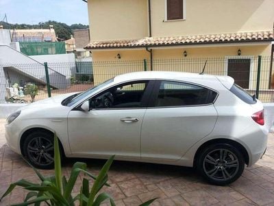 Usata Alfa Romeo Giulietta Business 105 CV (77 kW) 2015 Bianco Utilitaria