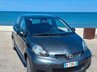 Usata Toyota Aygo 68 CV (50 kW) 2010 Grigio Utilitaria