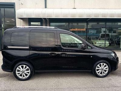 Käytetty VW Caddy 122 HP (89 kW) 2024 Musta Tila-auto
