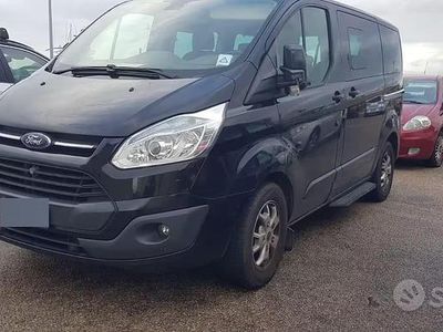 Usata Ford Tourneo 125 CV (91 kW) 2015 Nero Monovolume