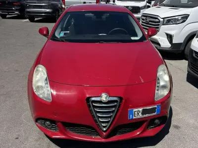 Usata Alfa Romeo Giulietta Distinctive 105 CV (77 kW) 2013 Rosso Utilitaria
