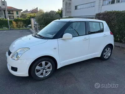 Usata Suzuki Swift GL 92 CV (67 kW) 2009 Bianco Utilitaria