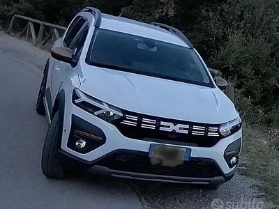 Usata Dacia Jogger Extreme 101 CV (74 kW) 2023 Bianco Monovolume