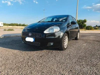 Usata Fiat Grande Punto 90 CV (66 kW) 2009 Nero Utilitaria