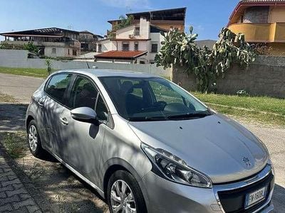 Usata Peugeot 208 Allure 114 CV (83 kW) 2018 Utilitaria