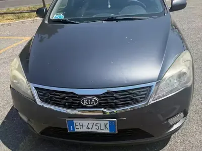 Usata Kia Ceed 2011 Grigio Utilitaria