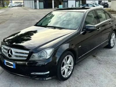 Usata Mercedes C220 Avantgarde 170 CV (125 kW) 2011 Berlina