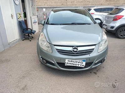 Usata Opel Corsa Club 86 CV (63 kW) 2011 Grigio Berlina