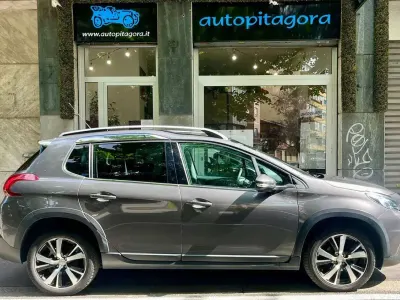 Usata Peugeot 2008 Allure 99 CV (72 kW) 2017 Grigio SUV