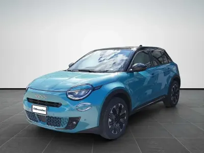 Nuova Fiat 600 La Prima 101 CV (74 kW) 2026 Bicolore azzurro acqua tetto n SUV