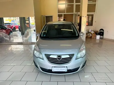 Usata Opel Meriva Cosmo 95 CV (69 kW) 2011 Grigio Monovolume