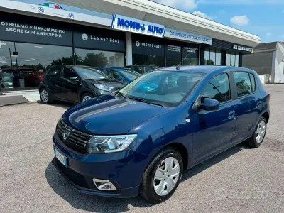 Usata Dacia Sandero Comfort 73 CV (53 kW) 2020 Blu Berlina