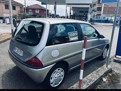 Usata Lancia 2000 2000 Grigio Berlina