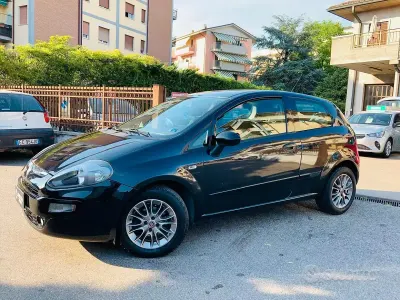 Usata Fiat Punto Evo S 77 CV (56 kW) 2011 Nero Utilitaria