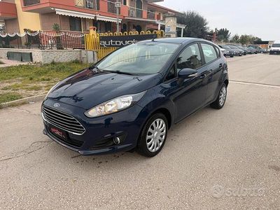 Usata Ford Fiesta 97 CV (71 kW) 2014 Blu Utilitaria