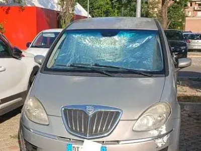 Usata Lancia Musa 77 CV (56 kW) 2009 Argento Monovolume