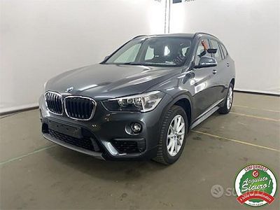 Usata BMW X1 Advantage 116 CV (85 kW) 2018 Grigio scuro SUV