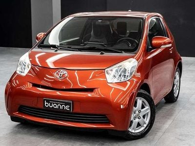 Usata Toyota iQ 68 CV (50 kW) 2013 Arancione metall perlato Utilitaria