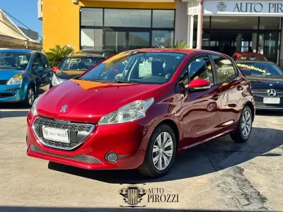 Usata Peugeot 208 68 CV (50 kW) 2013 Rosso Utilitaria