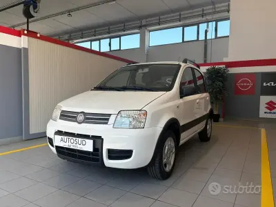 Usata Fiat Panda Climbing 60 CV (44 kW) 2009 Bianco Utilitaria