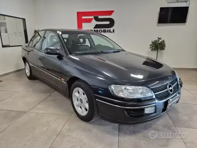 Usata Opel Omega 136 CV (100 kW) 1994 Nero Berlina