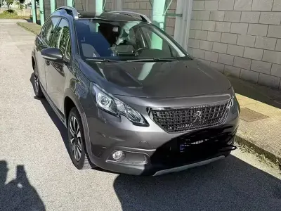 Usata Peugeot 2008 Allure 83 CV (61 kW) 2019 Grigio SUV