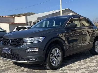 Usata VW T-Roc Business 116 CV (85 kW) 2020 Grigio SUV