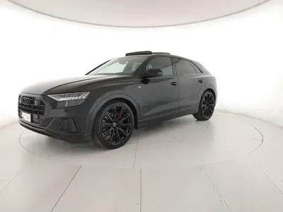 Usata Audi Q8 Sport 286 CV (210 kW) 2023 Nero mito metallizzato SUV