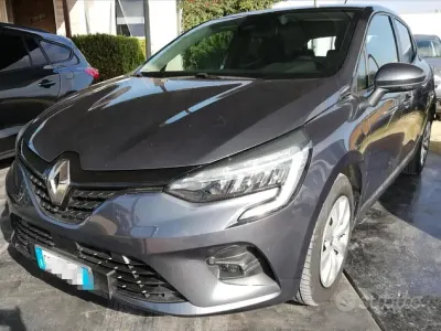 Usata Renault Clio V 86 CV (63 kW) 2020 Grigio Berlina