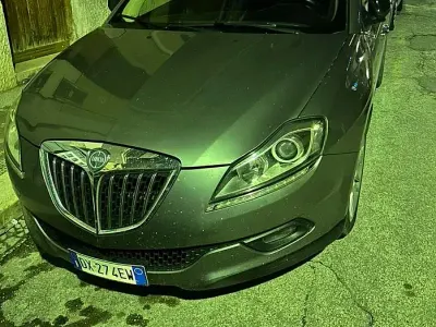 Usata Lancia Delta 120 CV (88 kW) 2009 Utilitaria
