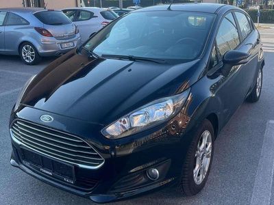 Begagnad Ford Fiesta Trend 101 HK (74 kW) 2014 Svart Halvkombi