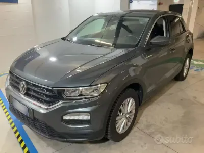 Usata VW T-Roc Style 116 CV (85 kW) 2018 Grigio SUV