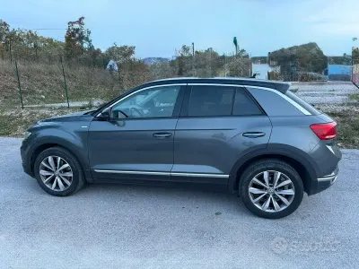 Usata VW T-Roc Advance 150 CV (110 kW) 2018 Grigio SUV