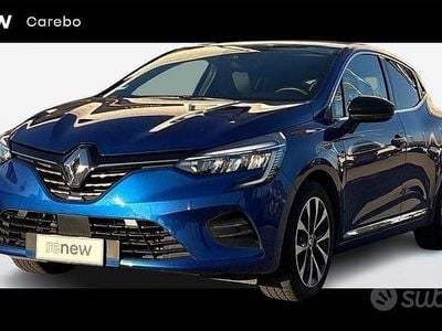 Usata Renault Clio V Techno 145 CV (106 kW) 2022 Blu Berlina