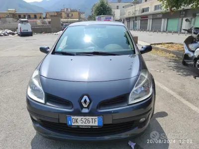 Usata Renault Clio LE 85 CV (62 kW) 2007 Grigio Utilitaria