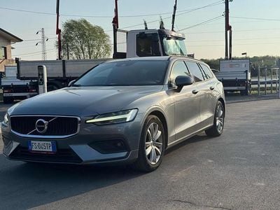 Usata Volvo V60 Business Edition 150 CV (110 kW) 2018 Grigio scuro Station wagon