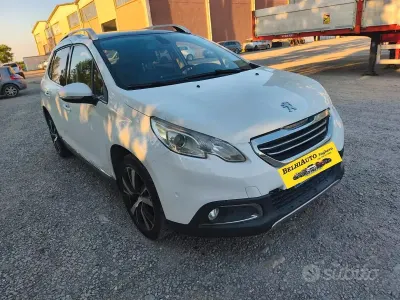 Usata Peugeot 2008 114 CV (83 kW) 2014 Bianco SUV