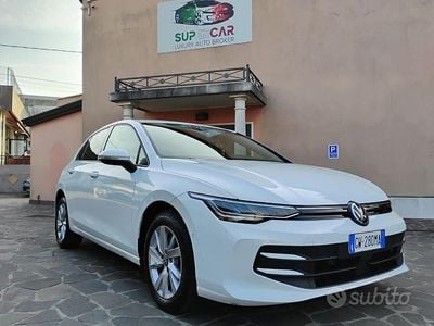 Usata VW Golf VIII Life 116 CV (85 kW) 2024 Bianco Berlina