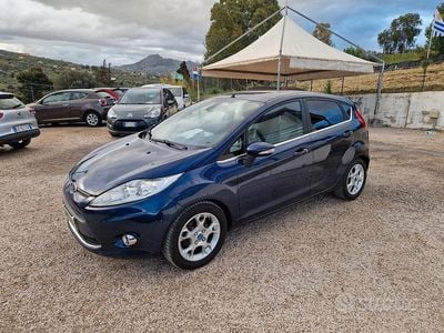 Usata Ford Fiesta 95 CV (69 kW) 2012 Blu Utilitaria
