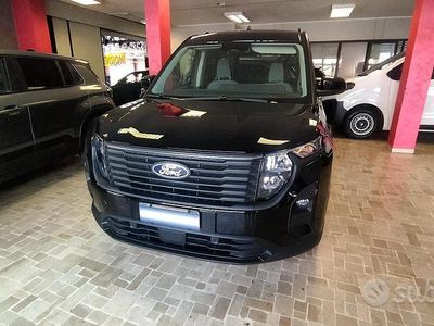 Usata Ford Tourneo Courier Titanium 126 CV (92 kW) 2025 Nero Monovolume