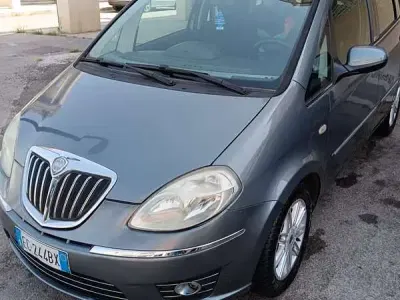 Usata Lancia Musa 90 CV (66 kW) 2010 Monovolume