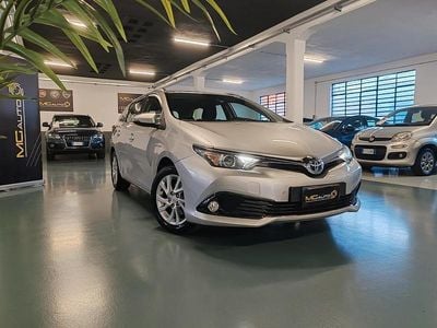 Usata Toyota Auris Hybrid Lounge 99 CV (72 kW) 2017 Argento Station wagon