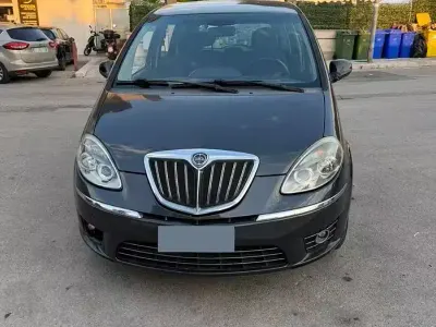 Usata Lancia Musa 77 CV (56 kW) 2012 Nero Monovolume