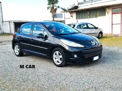 Usata Peugeot 207 95 CV (69 kW) 2010 Nero Berlina